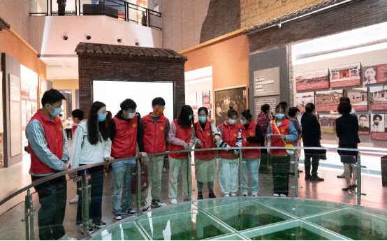 广州新华学院师生赴广东东江纵队纪念馆开展专题学习调研活动