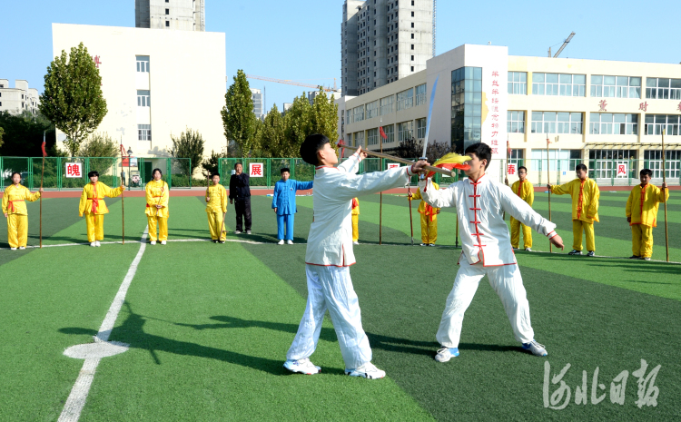 河北广宗：“体育大课间”丰富校园生活