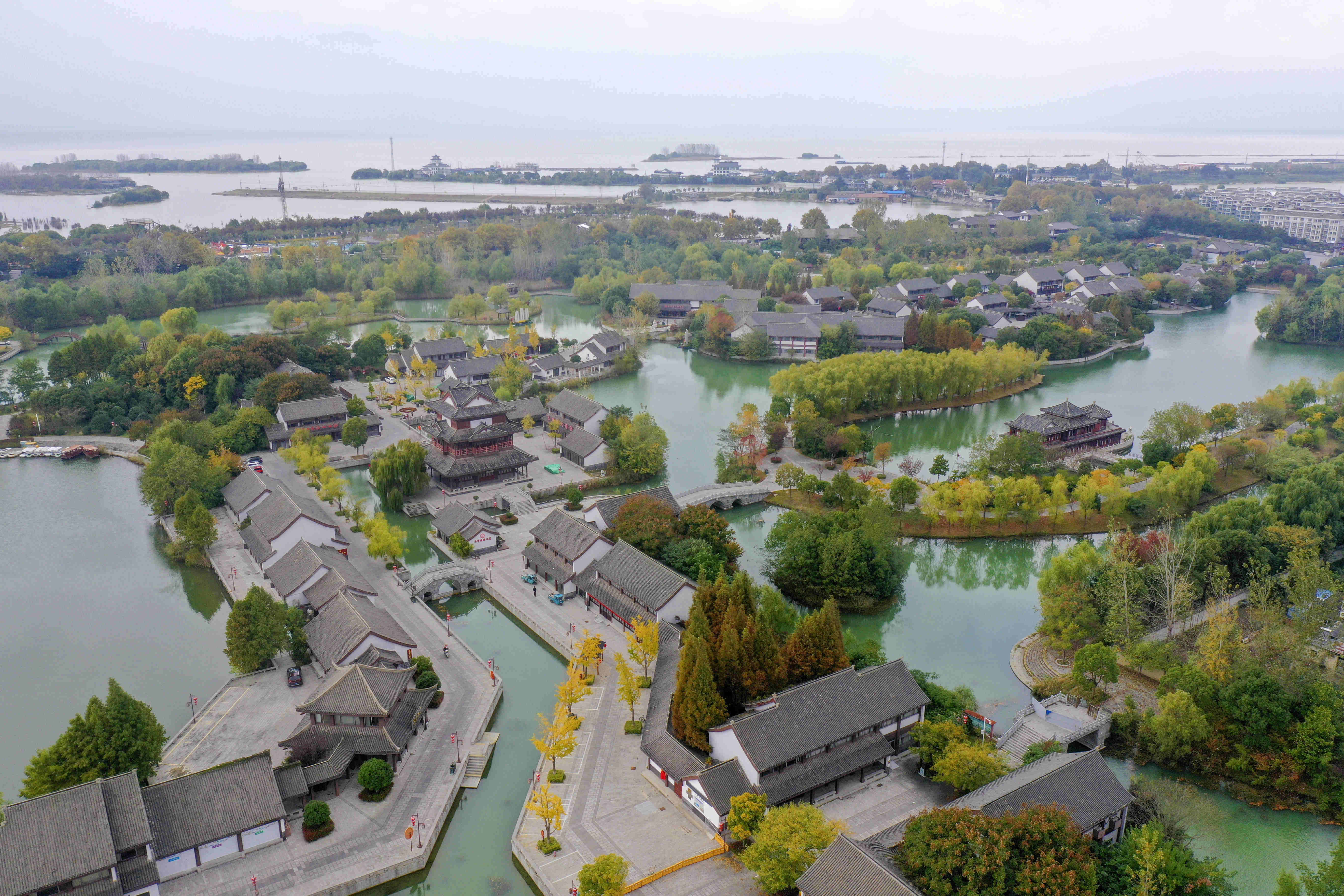 淮安洪泽水釜城景区：层林尽染 秋韵醉人