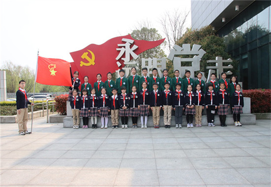 无锡滨湖区：引领青少年学习“邮票上的党史 ”_fororder_锡陕娃手拉手_副本