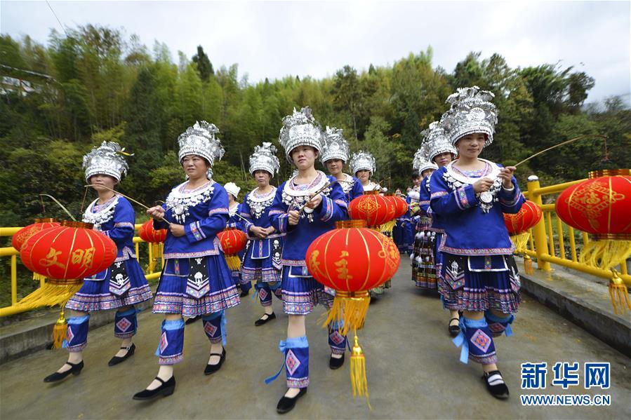 广西龙胜：苗族同胞欢庆“跳香节”