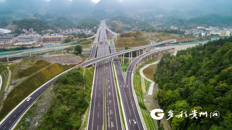 （中首）湄石高速建成通车