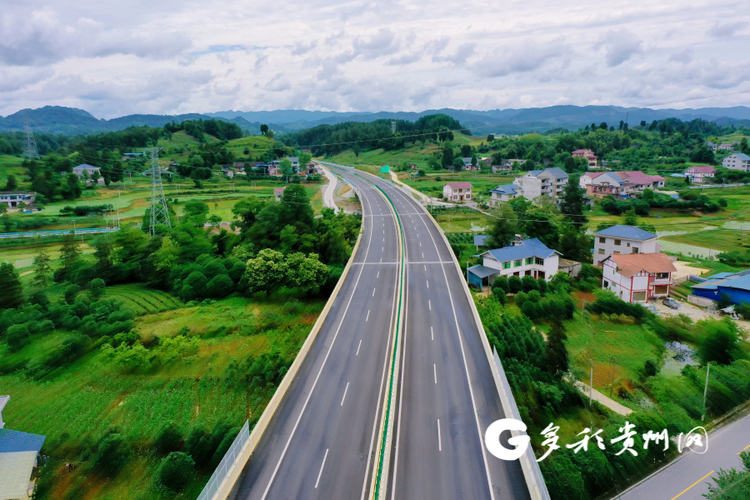 （中首）湄石高速建成通车