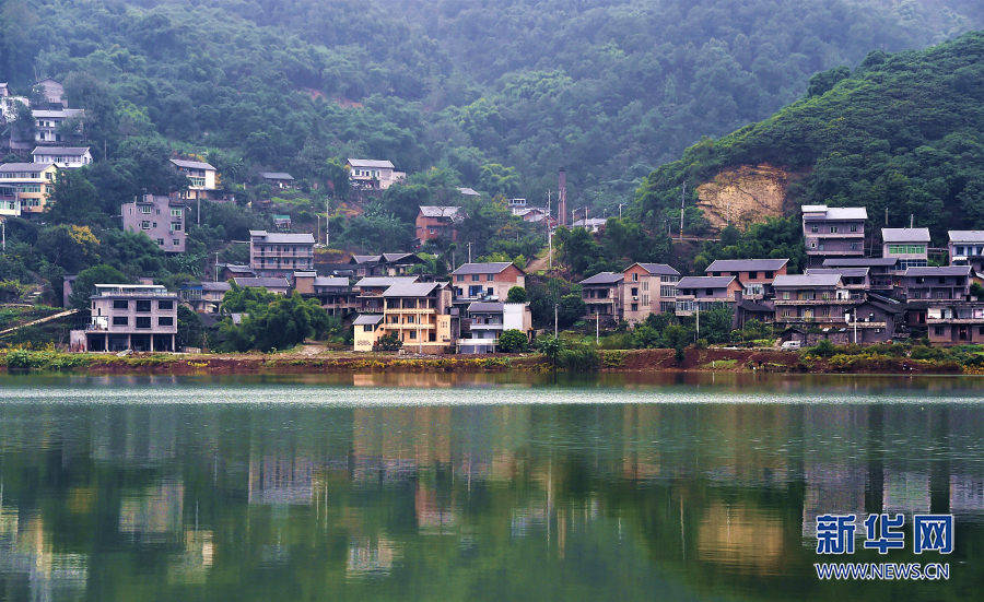 重庆：三峡水库蓄水完成 高峡平湖美景再现