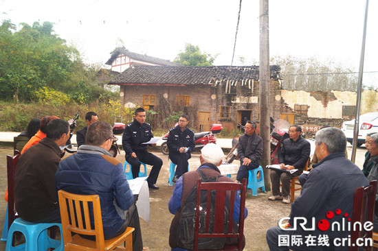 已过审【法制安全】垫江警方积极召开警民恳谈会　拉近警民关系