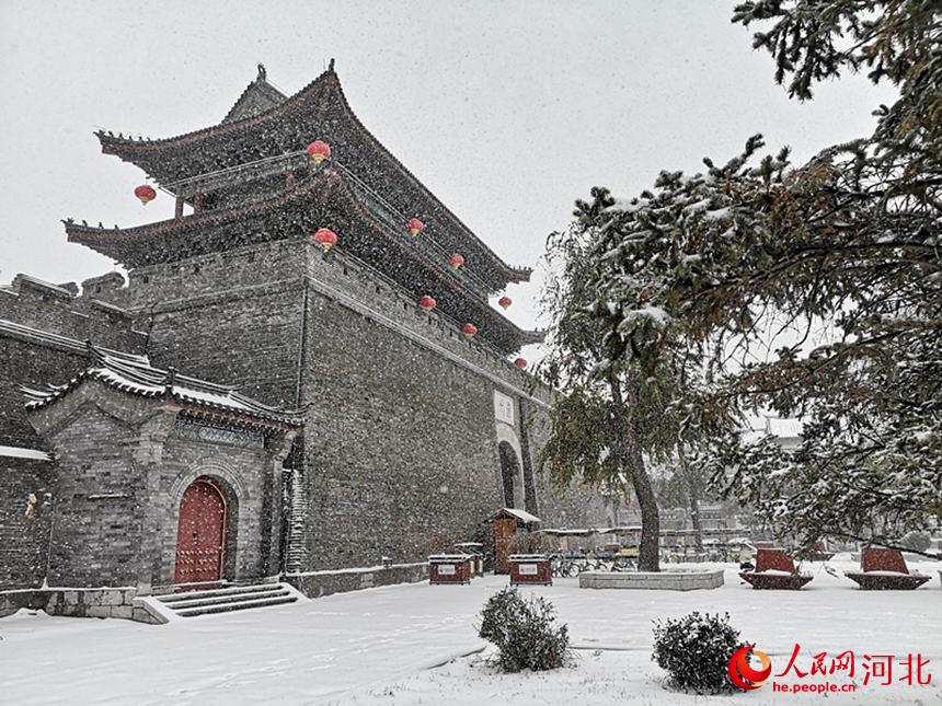 白雪皑皑银装素裹 河北各地迎来今冬“初雪”