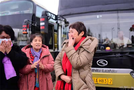 暴雪突袭！沈阳辽中区快速反应救助滞留旅客800余人_fororder_图片6