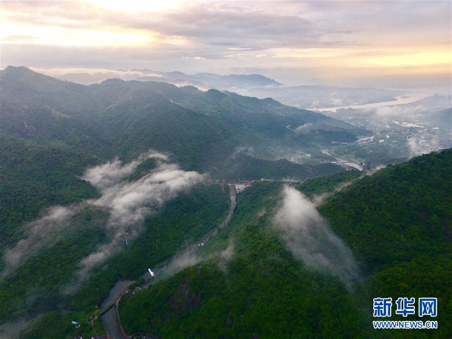 福州：雨后青山美