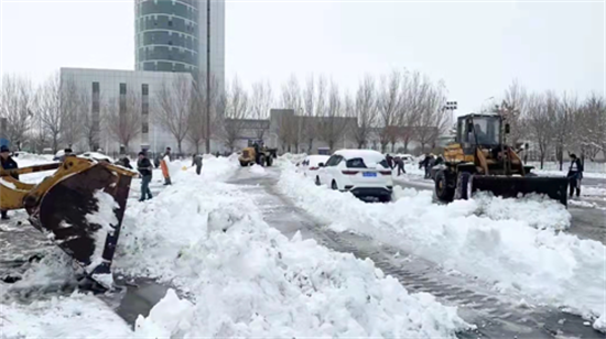 暴雪突袭 中车齐车集团沈阳公司交出“战雪”温情答卷_fororder_图片4