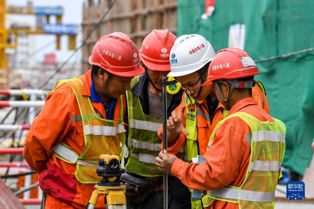 广西大藤峡水利枢纽工程冬日加紧建设