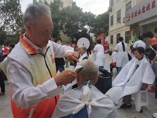 无锡旺庄街道楼道“红管家”筑牢基层自治“中场”力量_fororder_图片2