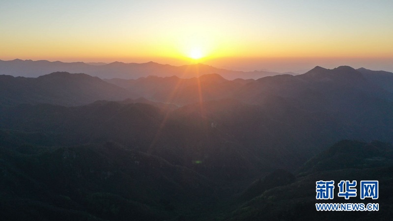 群山绵延 走进“华中秘境”小神农架