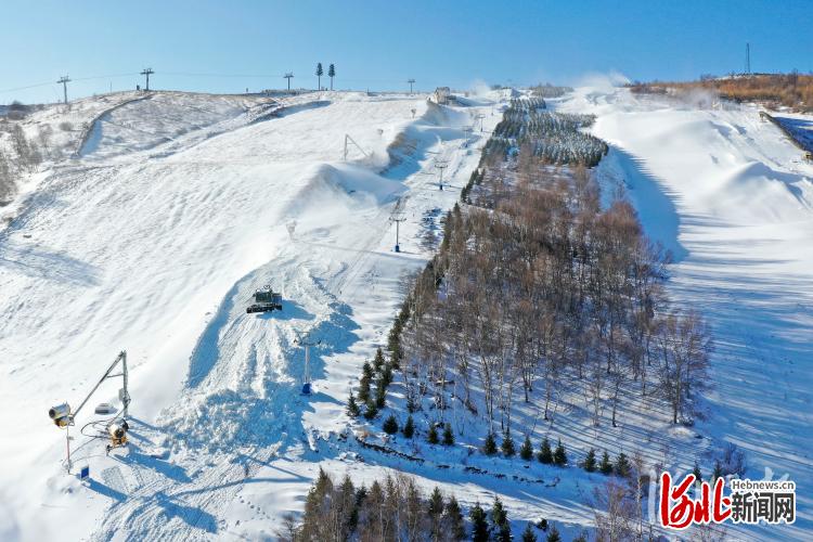 河北张家口：云顶滑雪公园精心准备迎测试赛