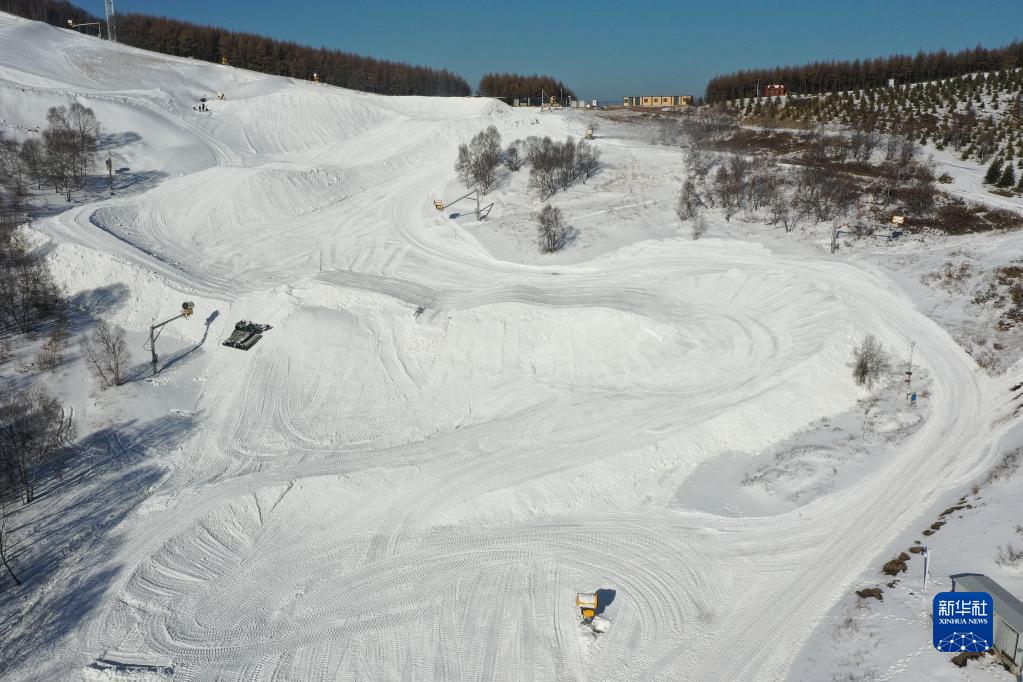 河北张家口：云顶滑雪公园赛道塑型忙_fororder_2