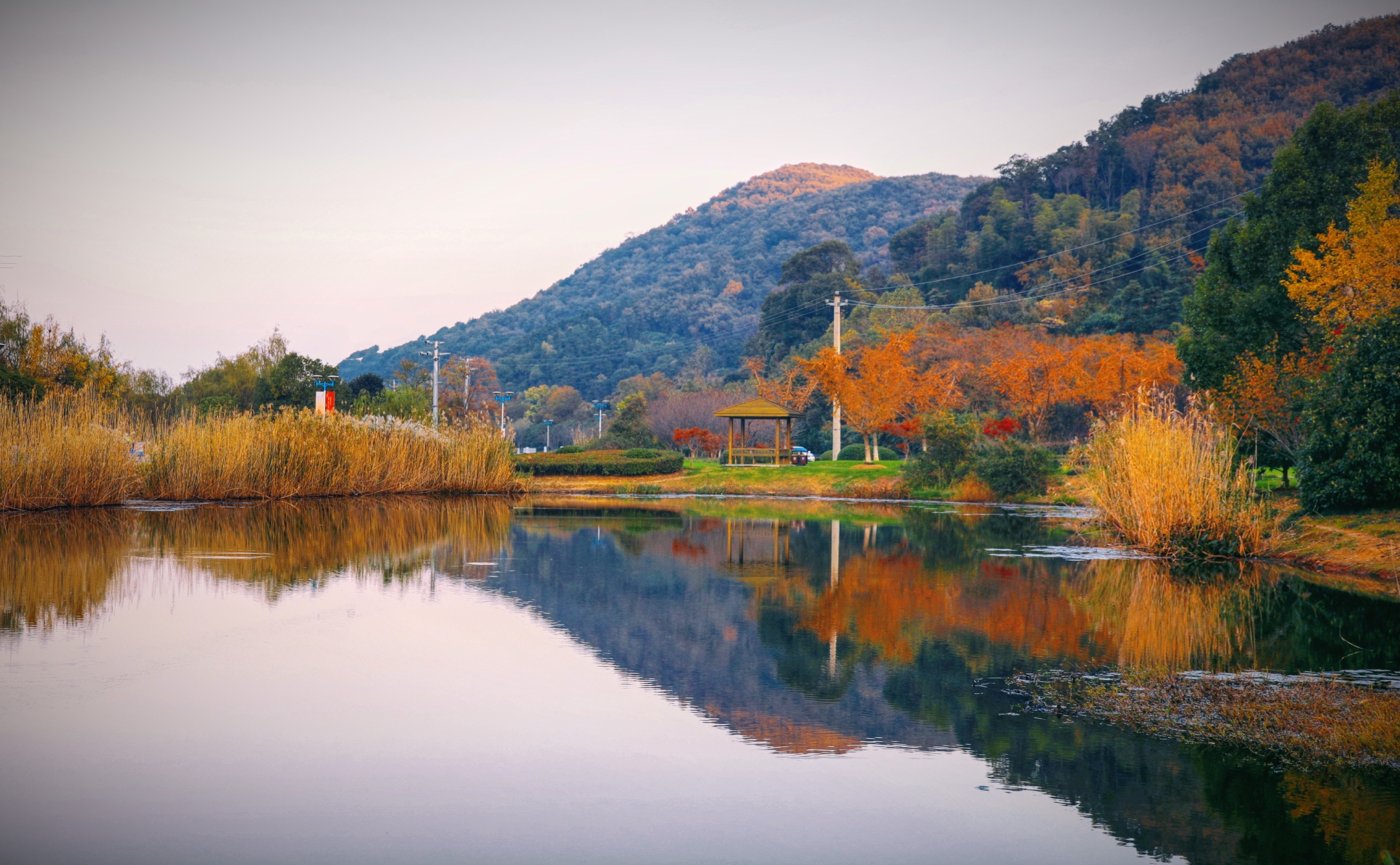 无锡滨湖：湖光潋滟映山色 醉美风景入画来