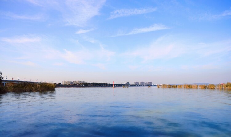 无锡滨湖：湖光潋滟映山色 醉美风景入画来