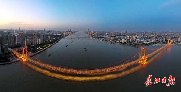 全国两会代表委员热议：以武汉为中心，引领长江中游城市群一体化发展