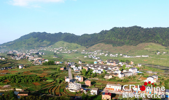 已过审【区县联动】【万盛】万盛青年镇堡堂村上榜第五届全国文明村镇【区县联动】万盛青年镇堡堂村获第五届全国文明村镇