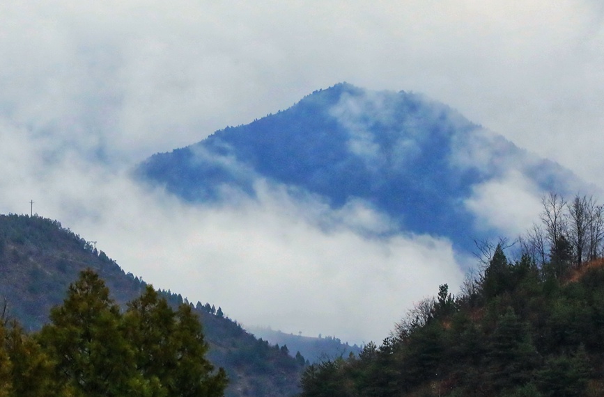 三门峡卢氏：伏牛山雪后初晴 云蒸霞蔚入画来