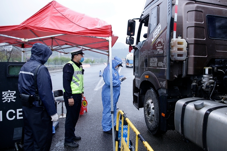 凤城市公安局交警綦麟:甘洒汗水耀警徽