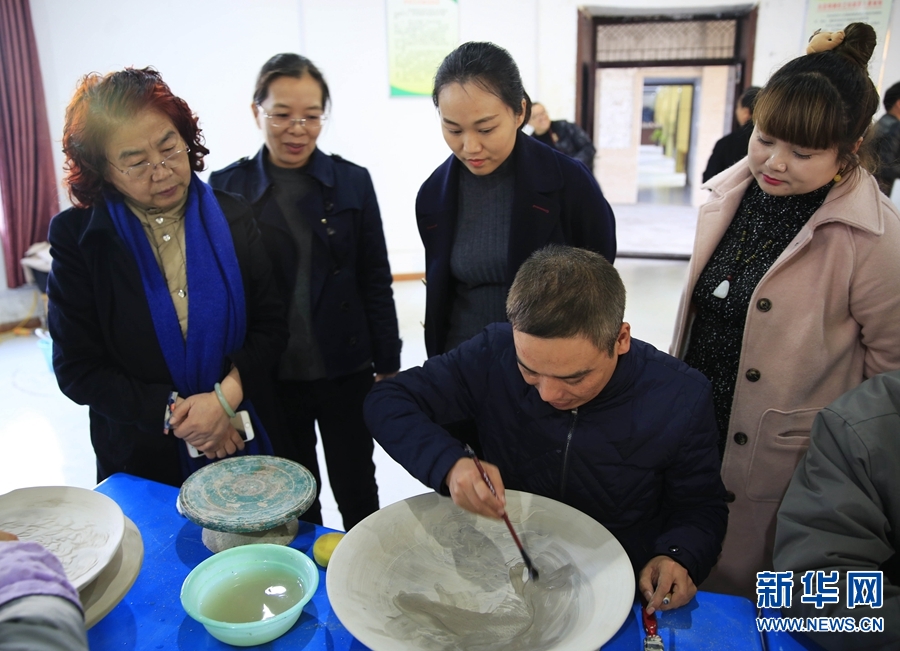 河南宝丰：“汝瓷之乡”赛手艺