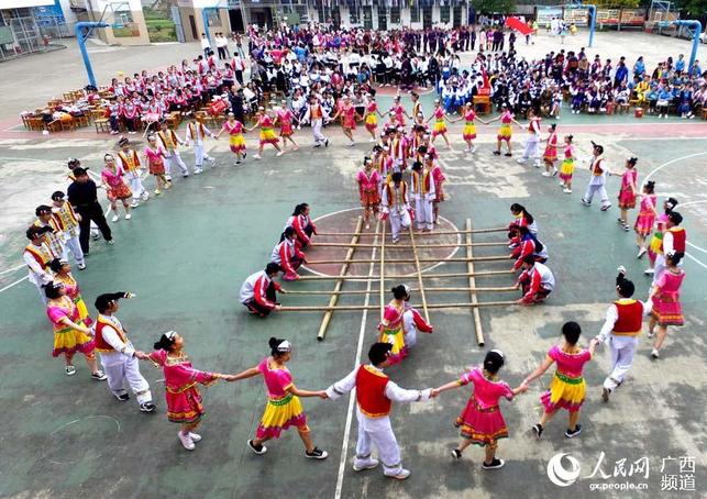 【焦点图】【园区建设】【八桂大地、八桂大地-柳州】广西三江：民族体育进校园