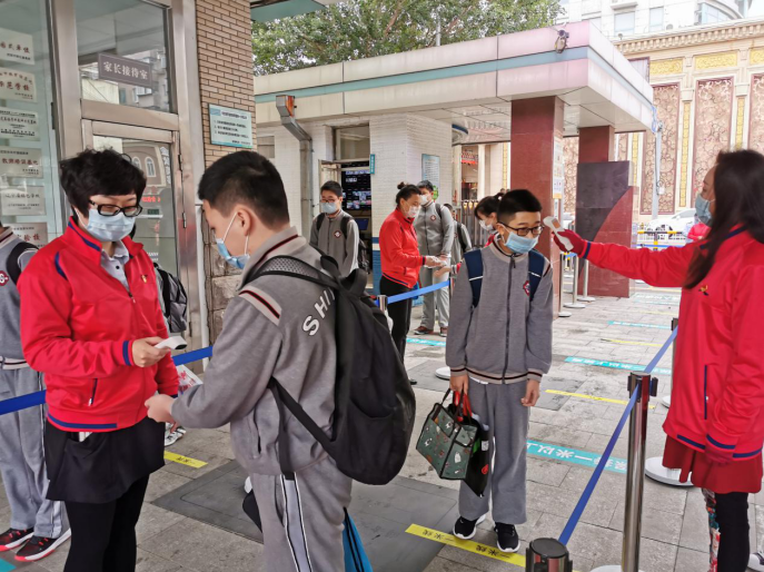 沈阳第一批小学生返校复学