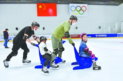 迎冬奥 武汉冰雪运动持续突破