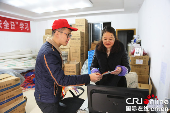 已过审【区县联动】【大足】大足消防组织志愿者开展出租门面房安全宣传活动【区县联动　列表】大足消防组织志愿者开展安全宣传活动