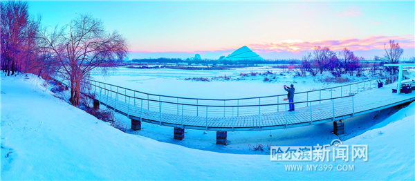 冬雪倏然至 银白天地间