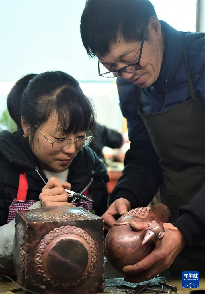 河北饶阳：景泰蓝技艺传承有新人