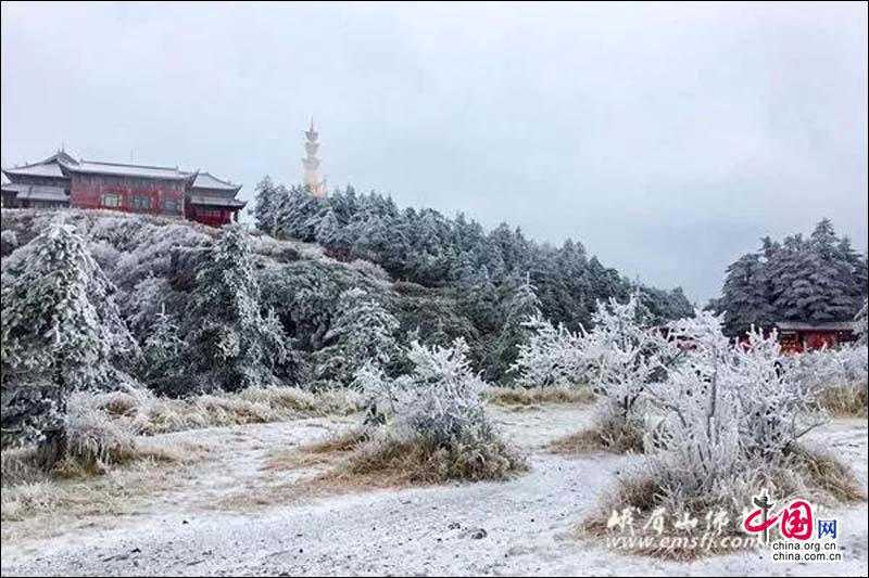 世俗的心 在晶莹剔透的峨眉山苏醒