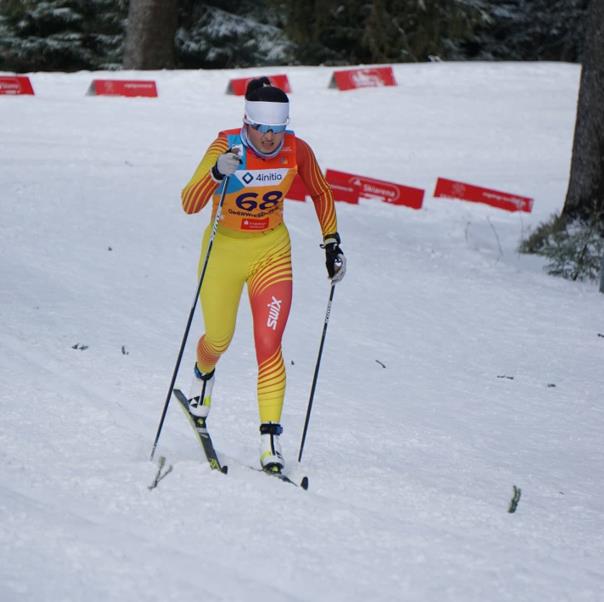 燃情冰雪 拼出未来丨维吾尔族女孩迪妮格尔 期待北京冬奥会上为国争光