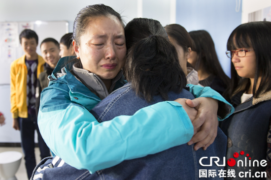 已过审【区县联动】铜梁区妇联为困境儿童举办十八岁成年礼