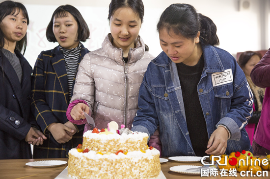 已过审【区县联动】铜梁区妇联为困境儿童举办十八岁成年礼