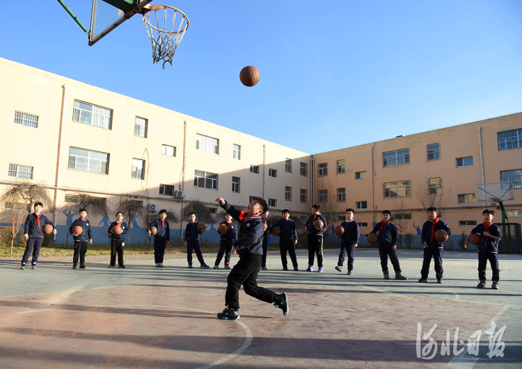 河北霸州：多彩社团上线 课后服务“减负不减质”