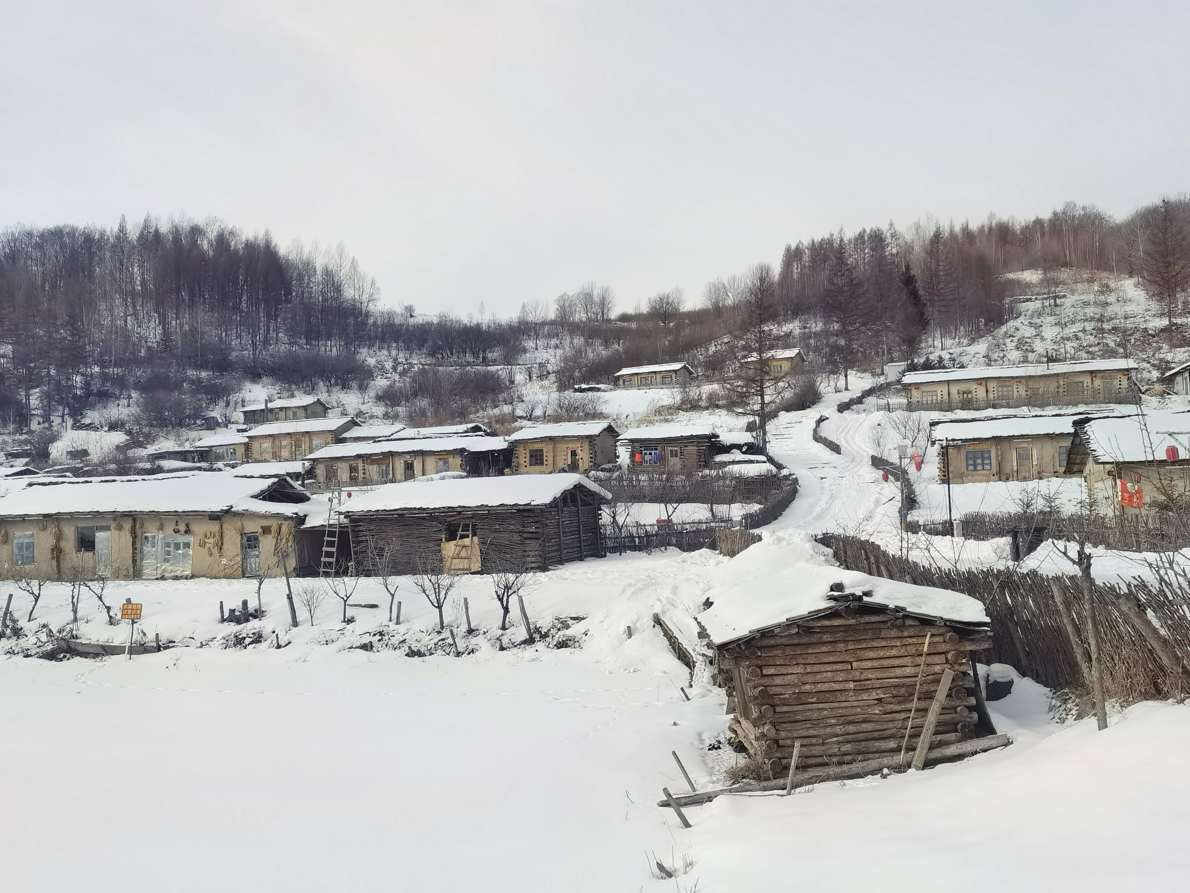 向往的冬天在吉林：缤纷体验“动起来” 冰雪白山“火起来”_fororder_锦江满族木屋村