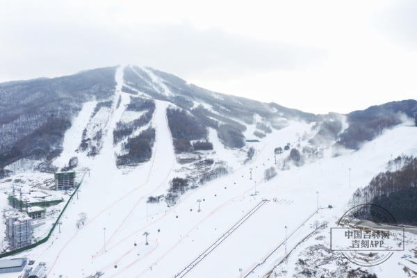 通化滑雪度假区（万峰）：中国滑雪之乡的“璀璨明珠”_fororder_W020220104649982289066