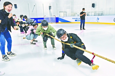 迎冬奥 武汉冰雪运动持续突破