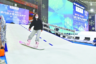 迎冬奥 武汉冰雪运动持续突破