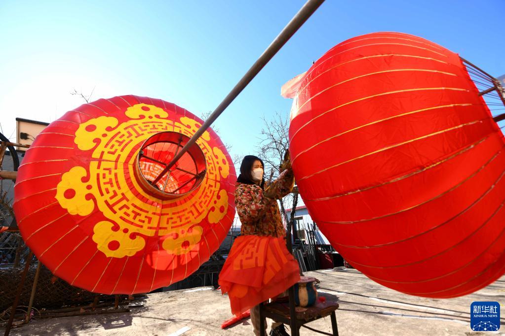 河北石家庄藁城：赶制宫灯迎新年