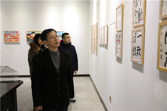 书画会友放飞体育梦想 第十一届中日韩青少年国际书画交流展在沈阳开展_fororder_画展2