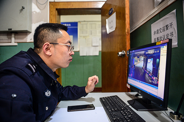 【原创】重庆江北民警王辉：扎根一线 变身“马路专家”_fororder_图片2