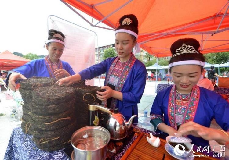 广西三江：特产展销售卖 拓宽增收脱贫路