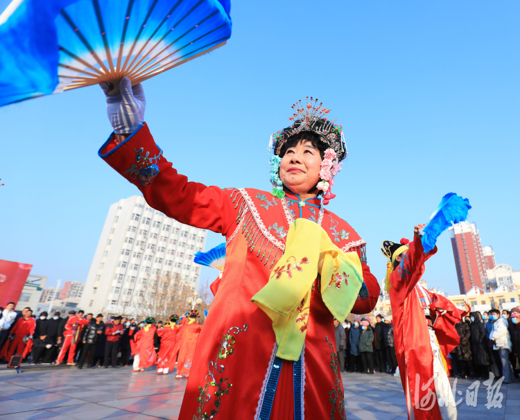 河北滦南：广场健身展演庆新年