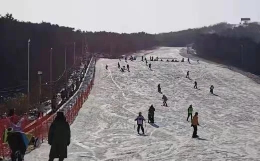 鞍山元旦假期接待游客26.8万人次_fororder_元旦期间的冰雪世界 供图 鞍山文旅局