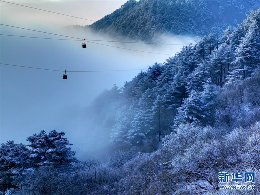 平顶山尧山：雪后峰林白 山深景色美