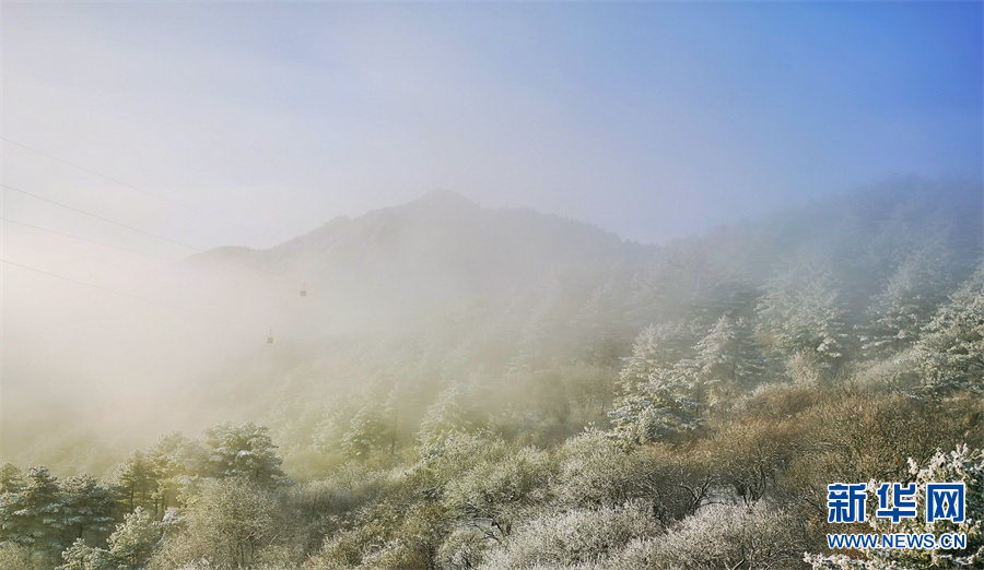 平顶山尧山：雪后峰林白 山深景色美