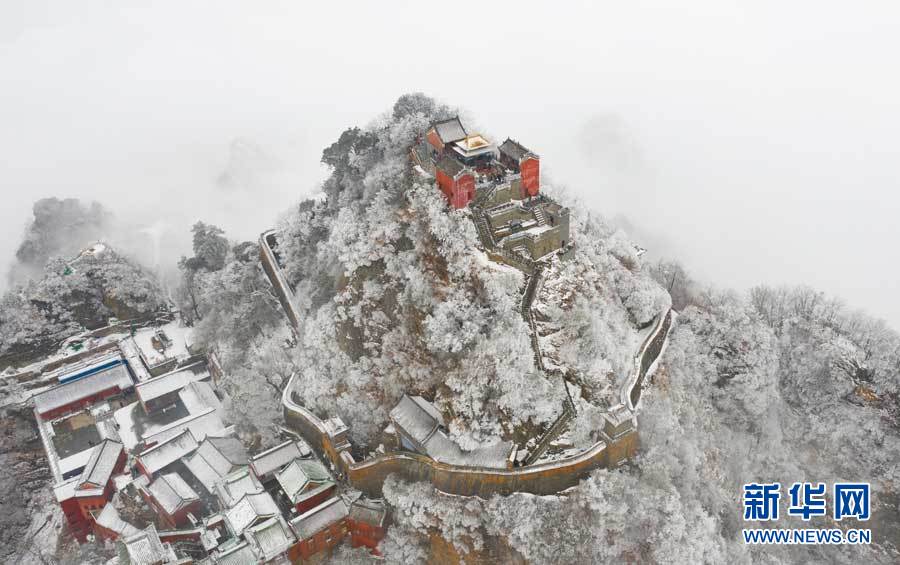 湖北武当山：新年又见琼芳坠玉楼