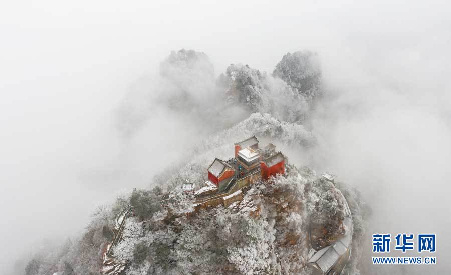 湖北武当山：新年又见琼芳坠玉楼